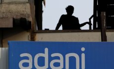 Поглед към 19-часовия срив, който провали продажбата на акции на Adani