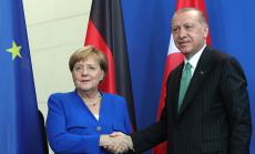 Меркел, Макрон и Ердоган уговориха среща по бежанския въпрос