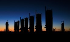 Петролните мегасделки се завръщат. Премиите не