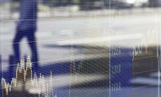 Европейските акции бележат лек спад