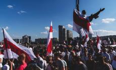 Путин засилва подкрепата към Лукашенко на фона на неспирните протести в Беларус  