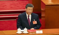 Си Дзинпин ухажва световни бизнес лидери в Пекин на фона на митата на Тръмп