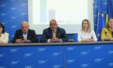 ГЕРБ-СДС започва преговори за излъчване на "експертно правителство"