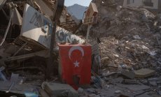 С изборите зад ъгъла, лирата продължава да е рекордно слаба