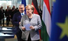 Звездата на Меркел залязва във възможно най-неподходящия момент