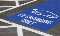 САЩ и Европа все още се нуждаят от много повече заводи за батерии и електромобили