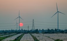 Светът ще трябва да плаща, за да прахосва зелена енергия без по-модерни мрежи