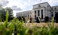  Еврото поевтинява, но е на печалба за трета седмица 