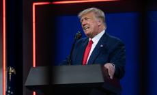 Доналд Тръмп отново е онлайн