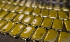 Златото поевтинява заради несигурните перспективи през 2025 г.