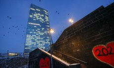 ЕЦБ ще направи две увеличения на лихвите с половин пункт по пътя към върха през май