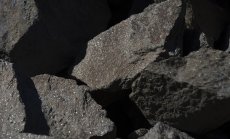 Китай засилва контрола върху износа на ключов материал за производство на батерии