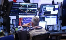 "Продавай САЩ" се възражда, след като Moody's понижи рейтинга на страната