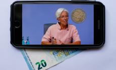 Очаквано ЕЦБ остави политиката си без промяна, но загатна за възможна такава през декември