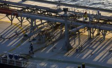 Разходите за доставка на руски петрол скочиха в пъти преди новите санкции