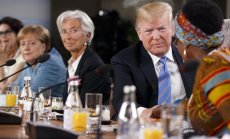 Централните банкери стояха настрана от политиката. Вече не