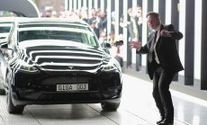 Tesla продължава да се откъсва пред германските си конкуренти