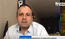 Инвеститорите остават на кръстопът между ръста на заразените и огромните стимули 