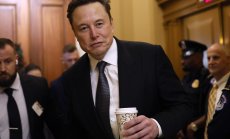 Фондацията на Мъск насочва голяма част от средствата към собствени структури