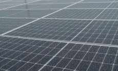 Книжата на компании за слънчеви панели поевтиняват напук на скока в търсенето