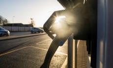 Използването на батерии с етичен произход може да оскъпи електромобилите 