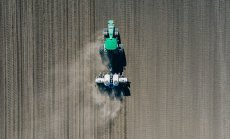 Дронове превземат мегафермите - изкуствен интелект унищожава плевели 