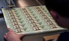 Доларът все още задържа ролята си на убежище, но за малко