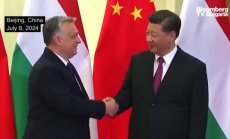 Си Дзинпин посрещна Орбан