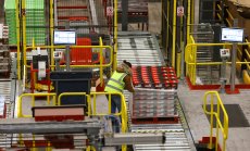 Услугите поддържат страдащия частен сектор в еврозоната