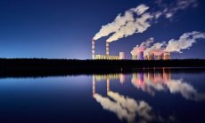 ЕС ще разгледа освобождаване на резервни квоти при шокови цени на въглеродния пазар