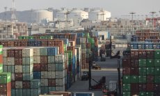 Китай обеща да реши проблемите със снабдителните вериги, но държи на нулевия Covid 