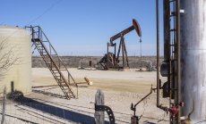 Цената на петрола спада с фокус върху преговорите за Украйна и срещата на ОПЕК+