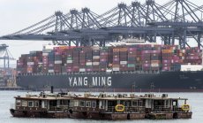 Износът на Китай за Русия се срива на фона на заплахата от САЩ за санкции