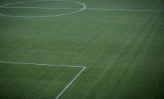 Да изпратиш алкохолик да работи в кръчмата: хазартните компании във футбола