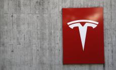 Главният счетоводител на Tesla напуска компанията само след месец на поста