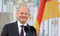 Социалдемократите на Шолц изпреварват крайнодясната AfD в ново проучване