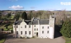 Искате ли собствен шотландски замък?