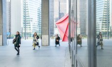 Фирмите от еврозоната очакват забавяне в ръста на заплатите, сочи проучване на ЕЦБ