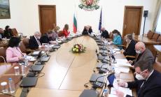 Правителството дава още 40 млн. лв. за запазване на заетостта в туризма и транспорта