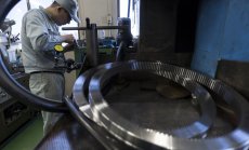 Фабриките в Азия се борят с високите разходи на фона на войната в Близкия изток