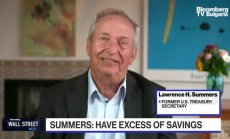 Самърс: Имаме стагнация на стероиди