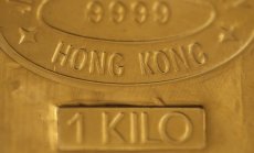 Златото се стабилизира, след като инфлацията в САЩ прекъсна яростното му рали