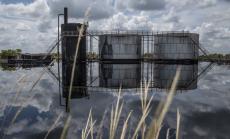 Кризата във Венецуела се задълбочава: Добивът на петрол не спира да се топи