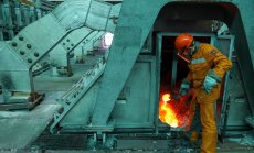 Търговци и банки сключват сделки с руски метали, като табуто изчезва