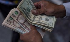 Дедоларизацията започна, но шансовете юанът да земести долара са нищожни