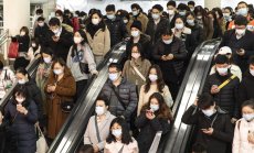 Омикрон връща ограничения и забавя отварянето по целия свят