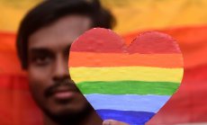 Сватбената индустрия в Индия не може да чака съда и се насочва към LGBTQ двойките