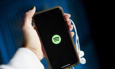 Стриймингът спаси музикалната индустрия в годината на пандемията