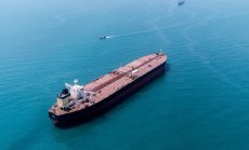 Струпването на милиард барела петрол в морето показва ефекта от санкциите