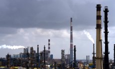 Петролът поскъпна, след като Тръмп заяви, че Индия ще спре да купува от Русия